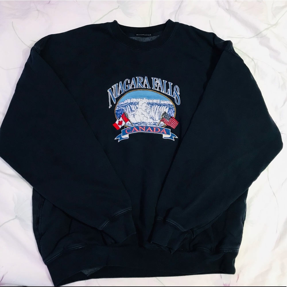 brandy melville niagara falls erica crewneck